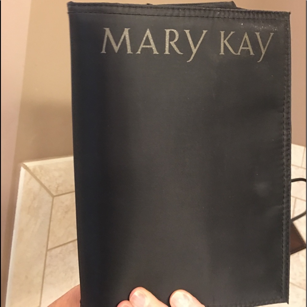 Mary Kay travel cosmetic/jewelry bag $12